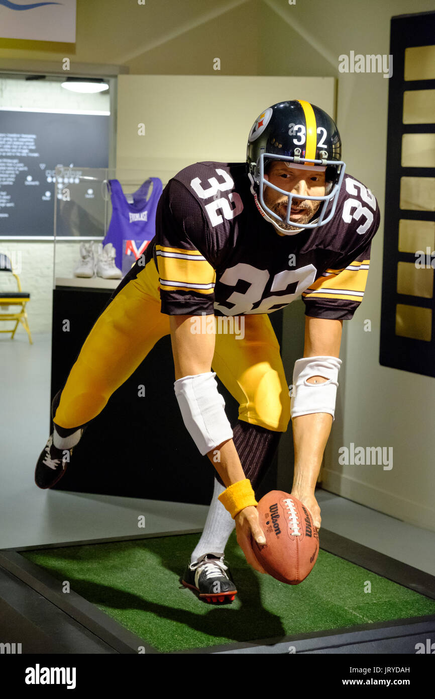 Franco Harris making the 'immaculate reception' Western Pennsylvania Sports  Museum in the Heinz History Center, Pittsburgh, USA Stock Photo - Alamy