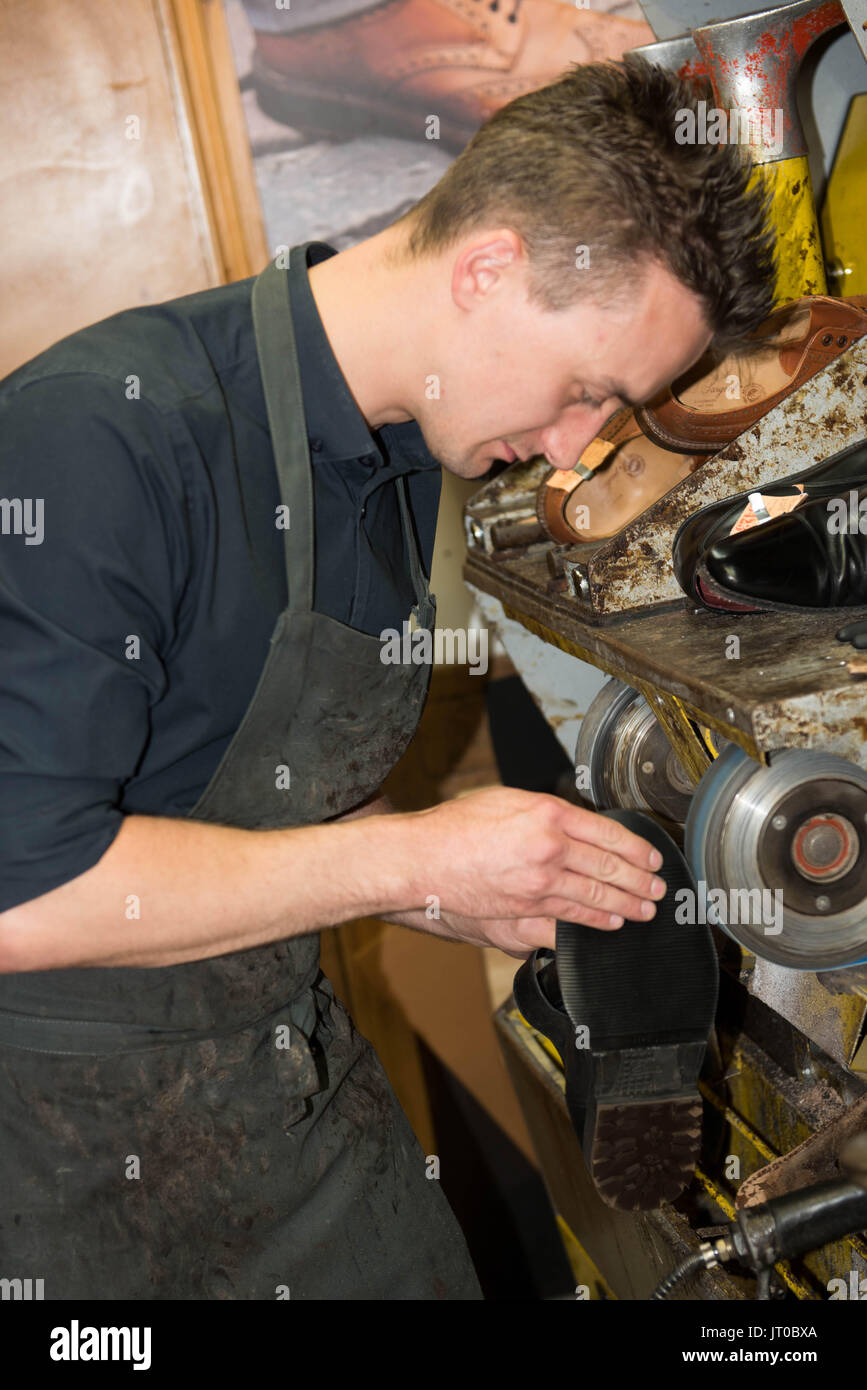 Mechanic shoe hotsell repair