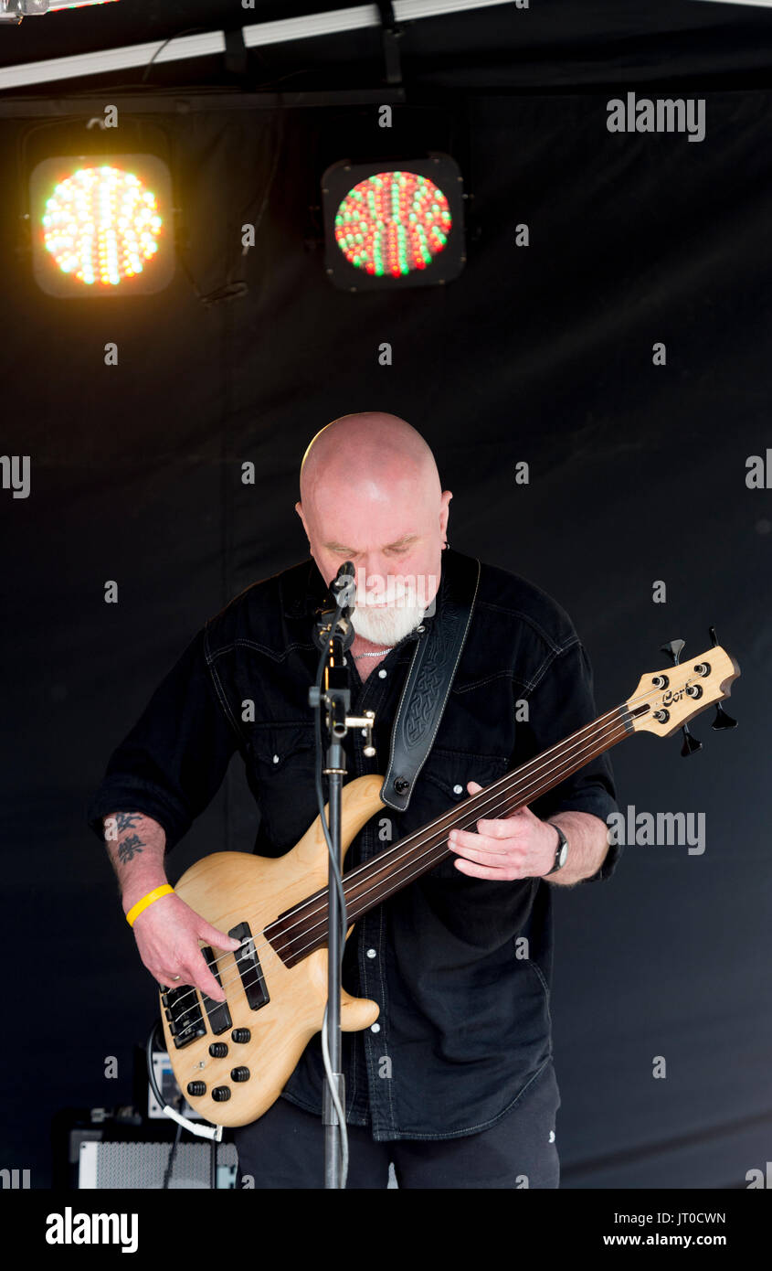 Electric bass hires stock photography and images Alamy