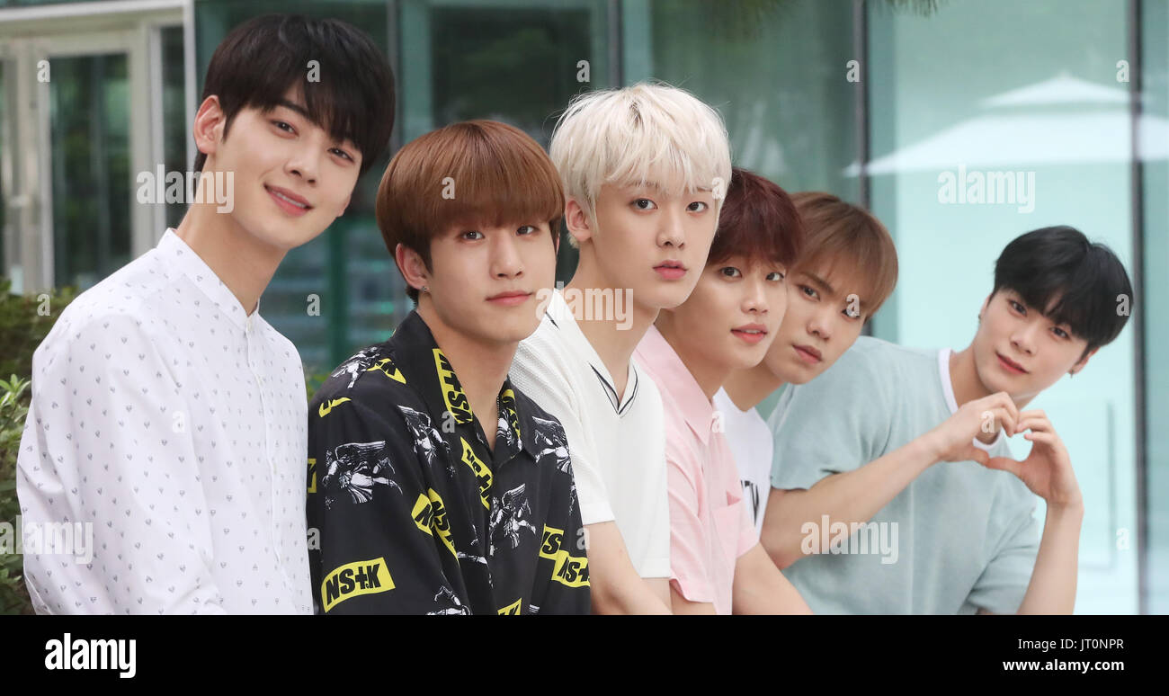 S Korean Boy Group Astro South Korean Boy Group Astro Poses For A Photo Before An Interview In Seoul On Aug 5 2017 Yonhap 2017 08 07 14 00 27 1980 2017 Yonhapnews Agency Photo Via Newscom Stock Photo Alamy