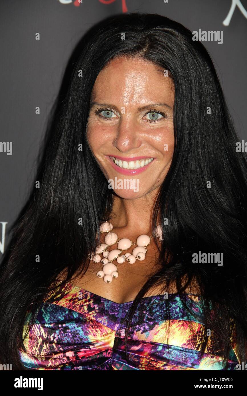 Hollywood, California, USA. 5th Aug, 2017. I15917CHW.Dustin Quick & Medi eM Presents ''Heartbeat'' Music Video Premiere .W Hollywood, Hollywood, California, USA.08/05/2017.TRACI LYNN COWAN . © Clinton H.Wallace/Photomundo International/ Photos Inc Credit: Clinton Wallace/Globe Photos/ZUMA Wire/Alamy Live News Stock Photo