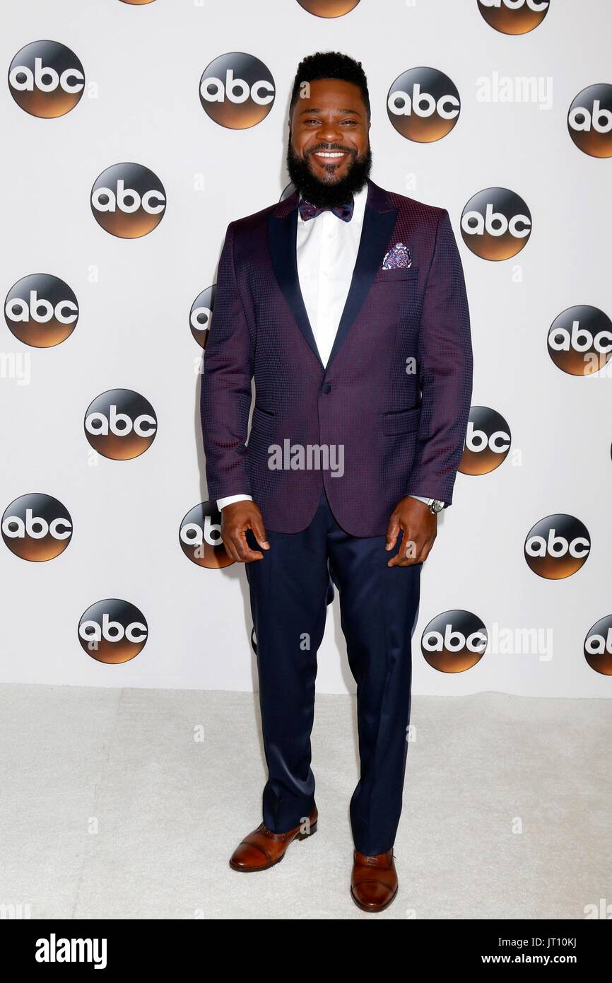 Beverly Hills, CA. 6th Aug, 2017. Malcolm-Jamal Warner at arrivals for ABC's TCA Summer Press Tour Party, The Beverly Hilton Hotel, Beverly Hills, CA August 6, 2017. Credit: Priscilla Grant/Everett Collection/Alamy Live News Stock Photo