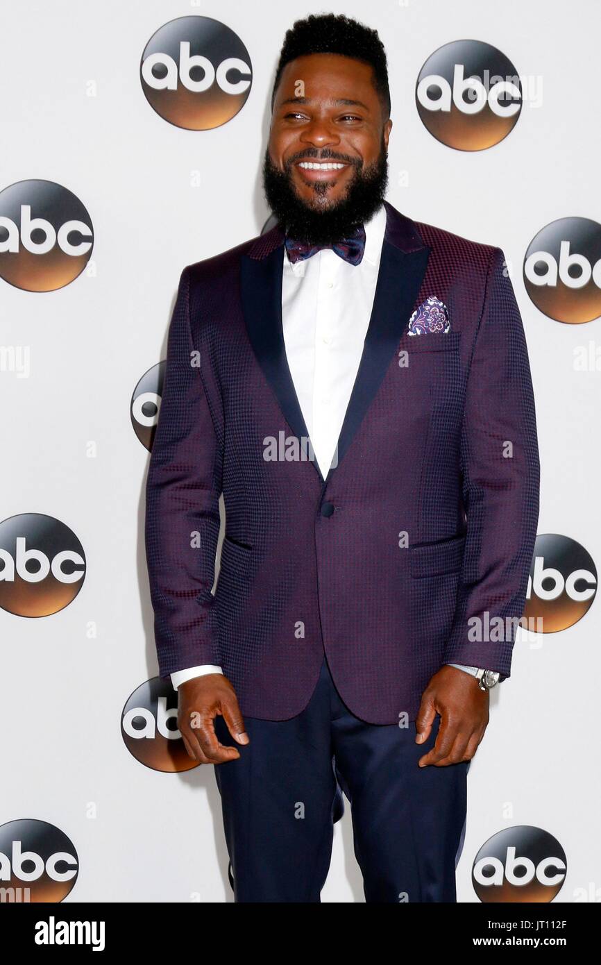 Beverly Hills, CA. 6th Aug, 2017. Malcolm-Jamal Warner at arrivals for ABC's TCA Summer Press Tour Party - Part 2, The Beverly Hilton Hotel, Beverly Hills, CA August 6, 2017. Credit: Priscilla Grant/Everett Collection/Alamy Live News Stock Photo