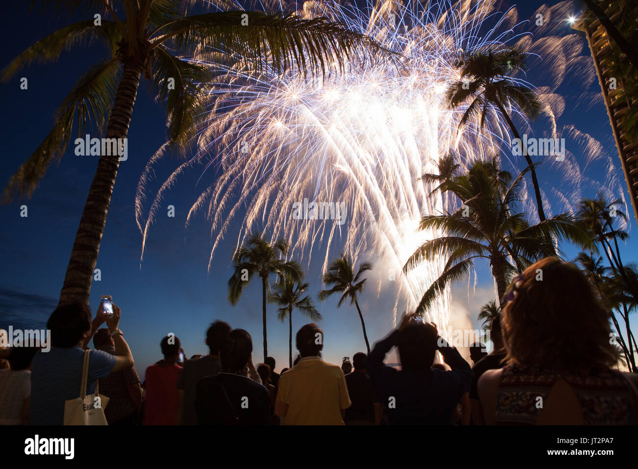 Waikiki fireworks hires stock photography and images Alamy