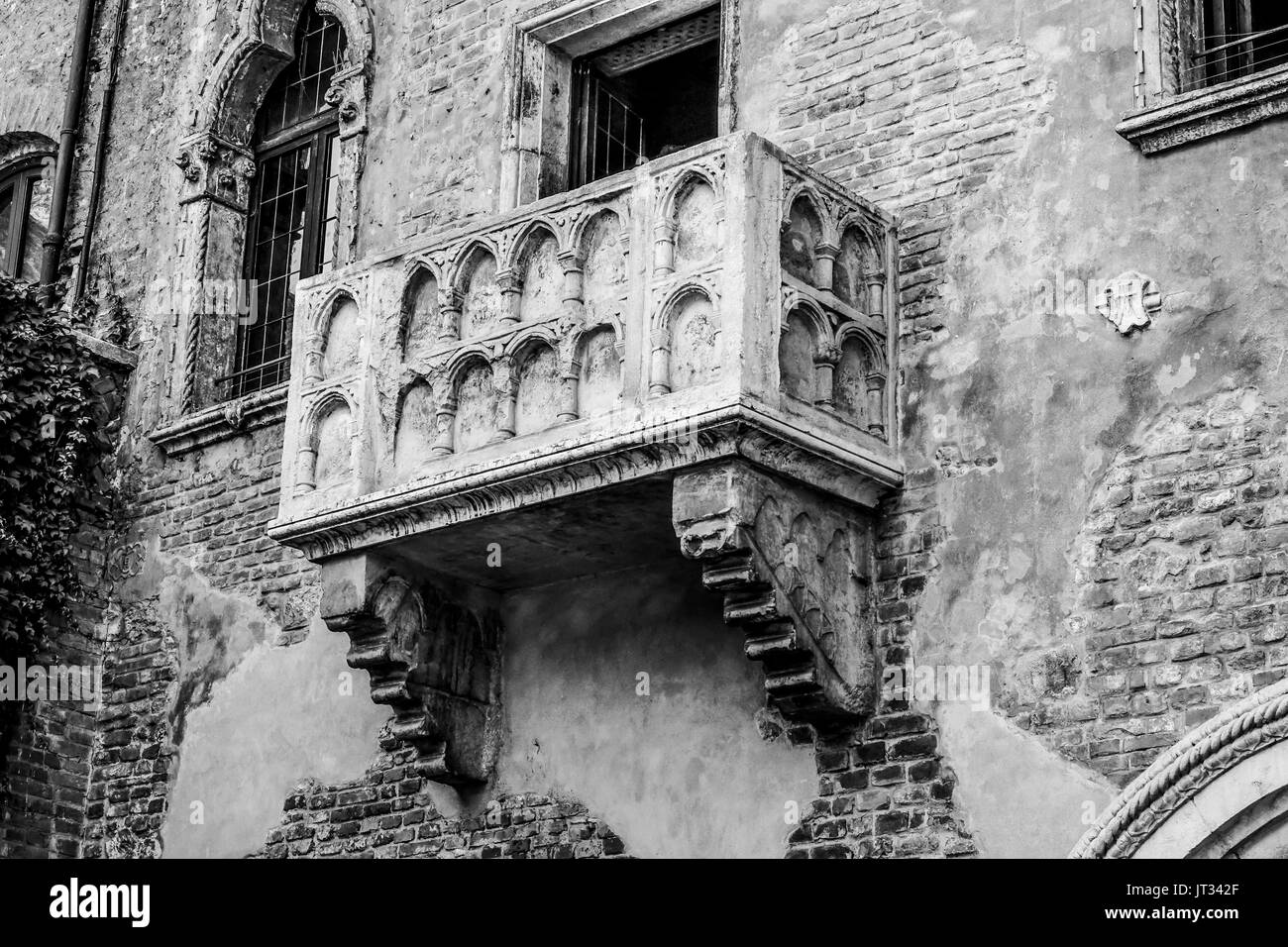 The famous balcony of Juliet in Verona from Romeo and Juliet - VERONA ...