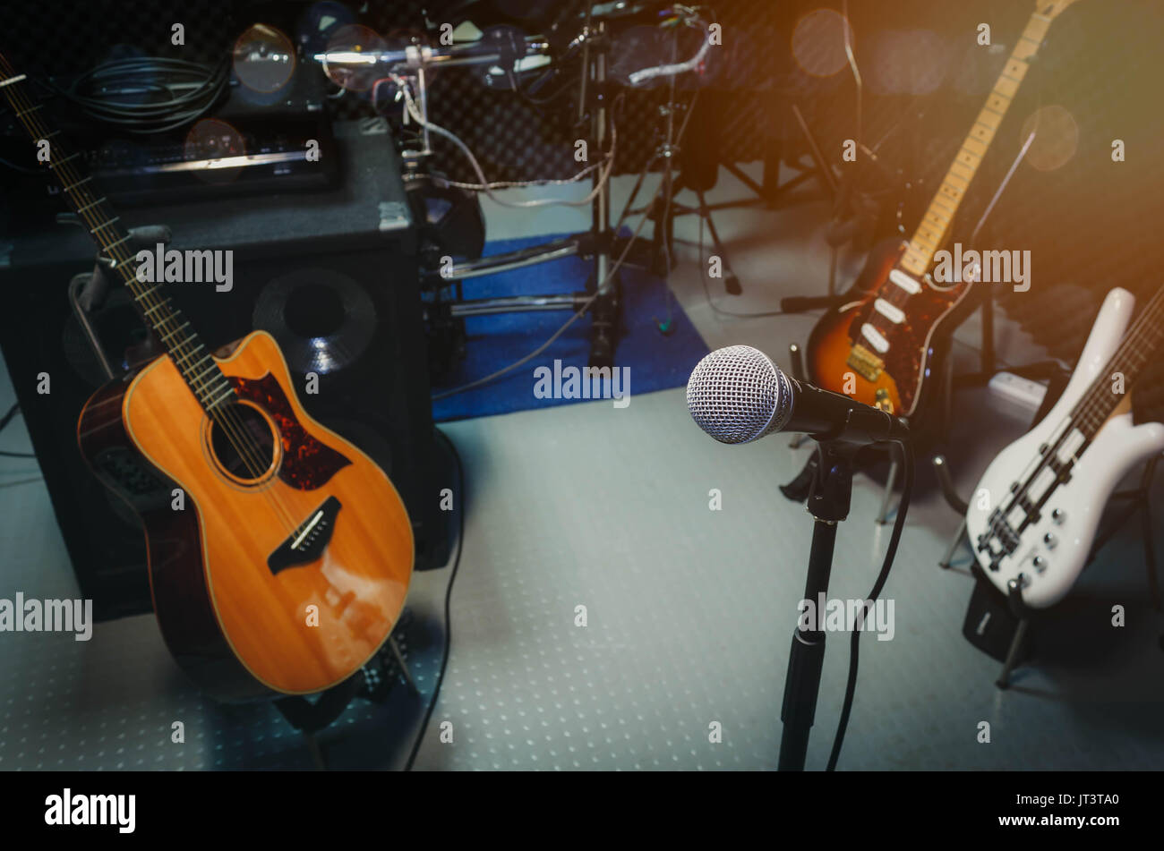 Electric guitar 2024 recording equipment
