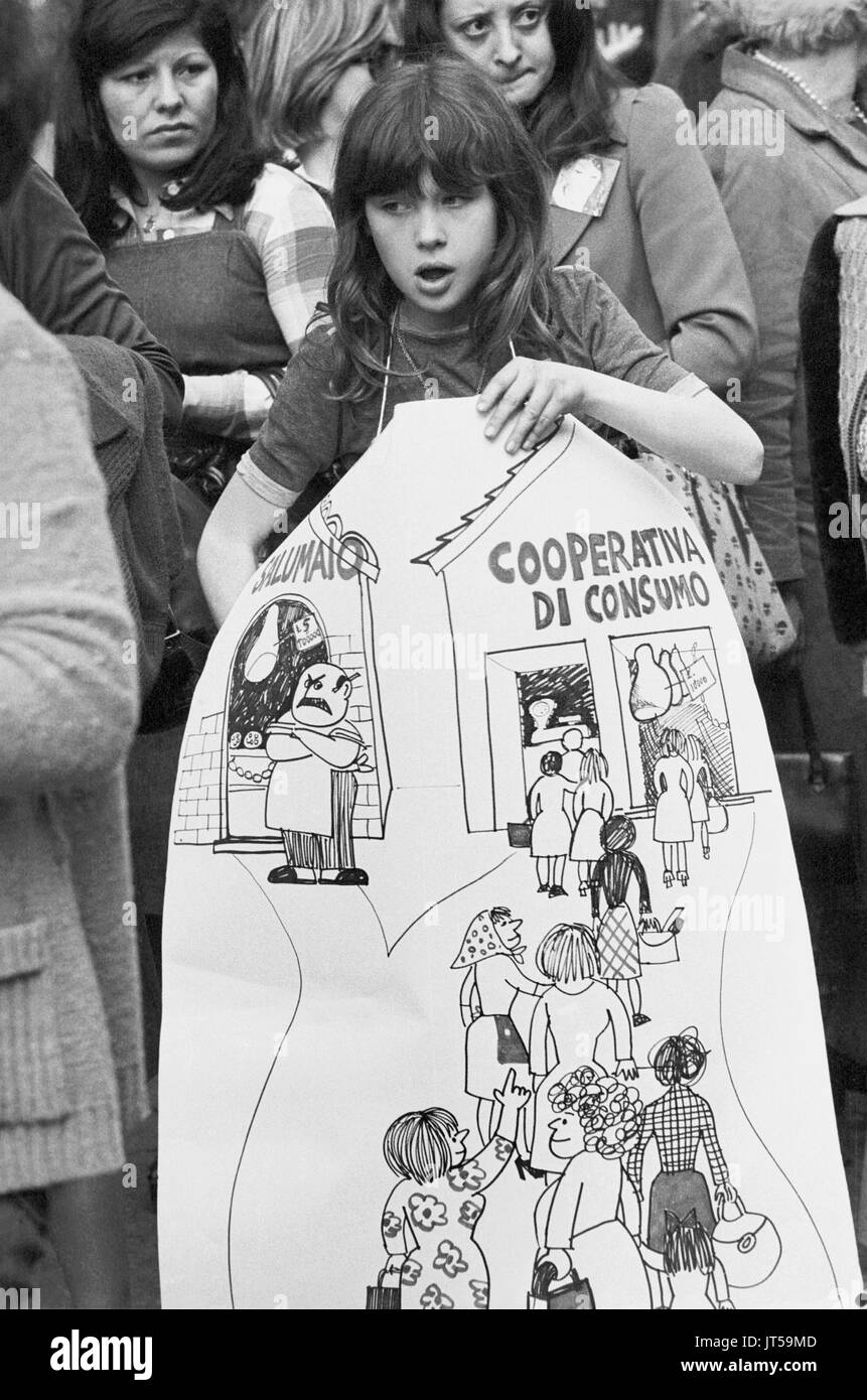 Milan (Italy), 1976, women's demonstration of the UDI (Unione Donne Italiane, Union of Italian Women) Stock Photo