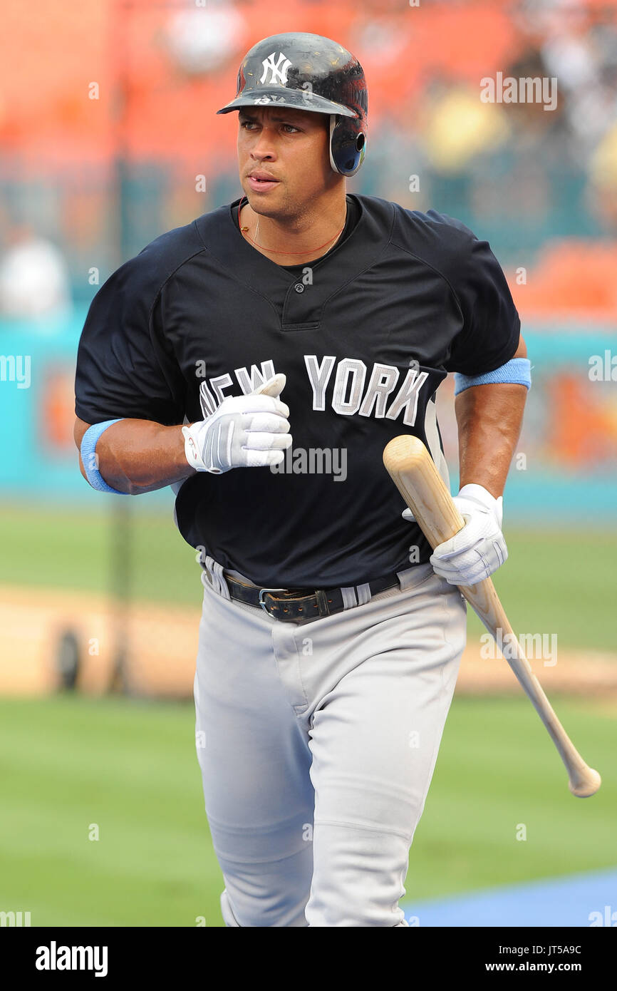 NY Yankees 3B Alex Rodriquez takes batting practice as the Yankees Vs  Marlins during inter league