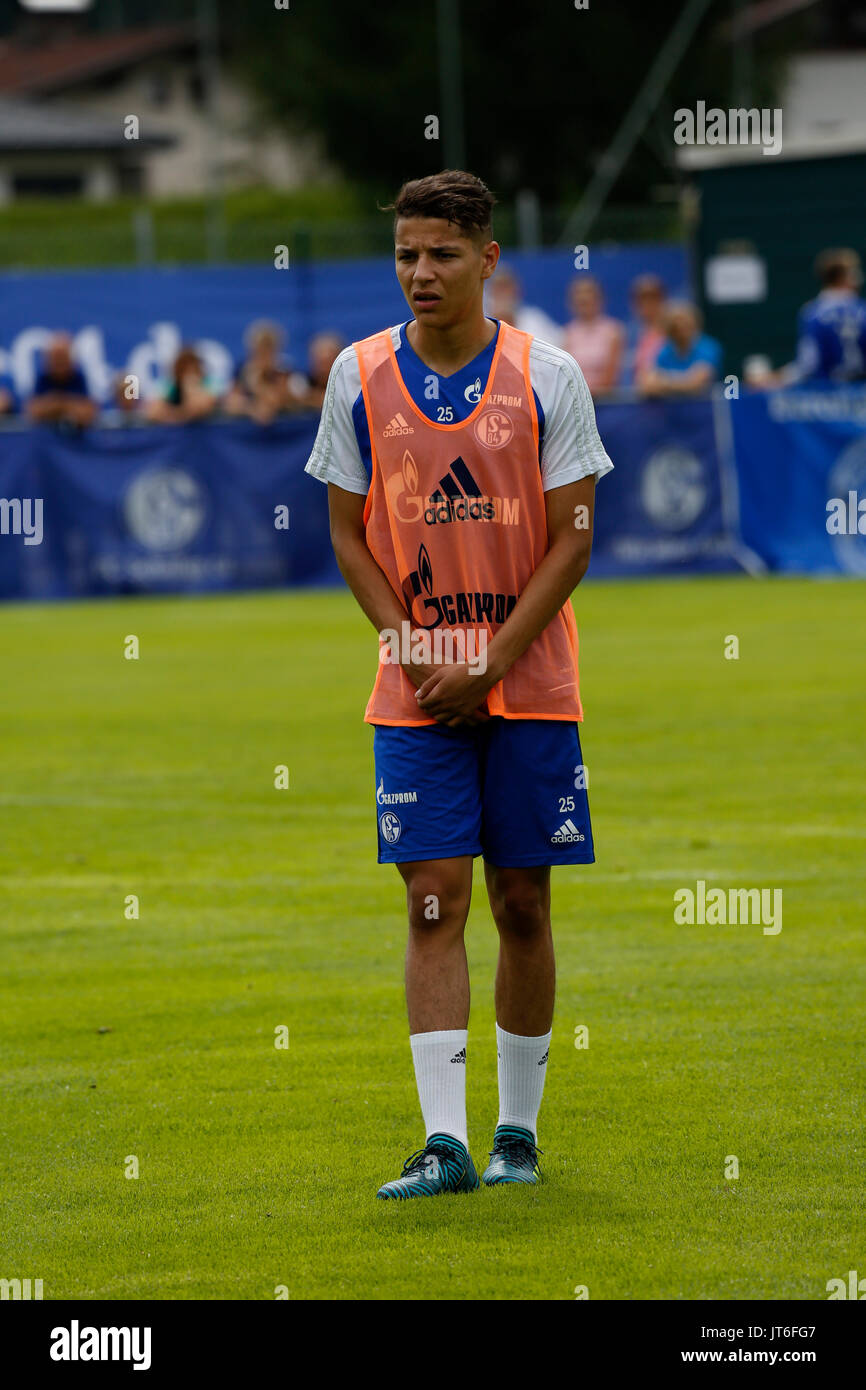 New signing Amine Harit at free kick - 28.07.2017, Soccer camp in Mittersill / Austria Stock Photo