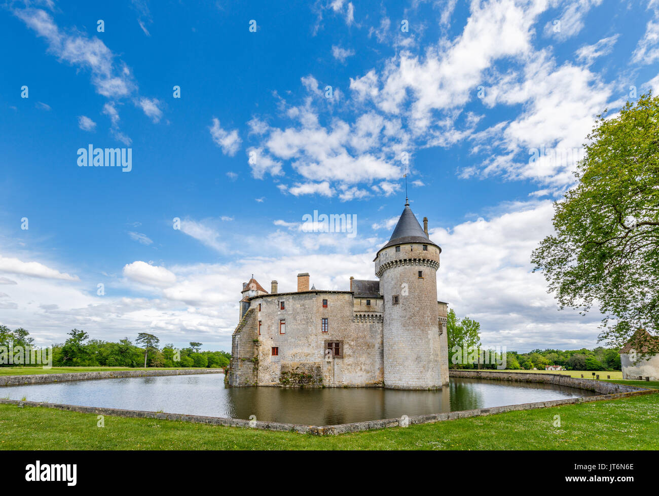 Chateau de la Brede, a feudal castle in the commune of La Brede in the departement of Gironde, southwest France, home of the philosopher Montesquieu Stock Photo