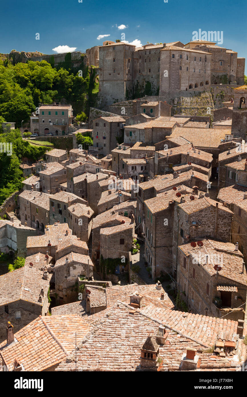 Medieval town silhouette hi-res stock photography and images - Alamy