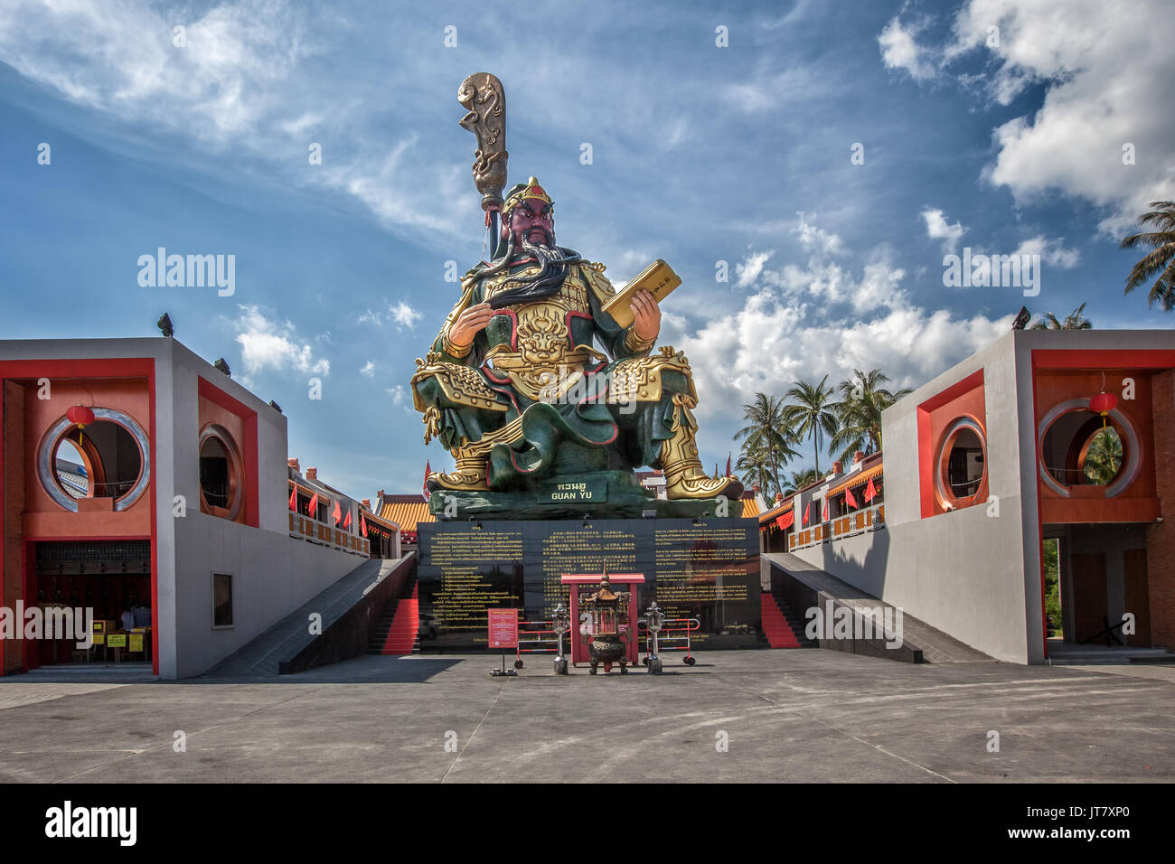 Chinese God Of War Statue High Resolution Stock Photography And Images Alamy