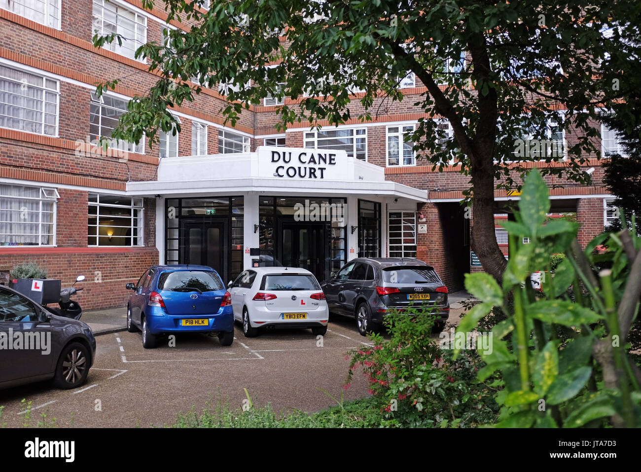 London UK Du Cane Court is an Art Deco apartment block on Balham High London UK Du Cane Court is an Art Deco apartment block on Balham High