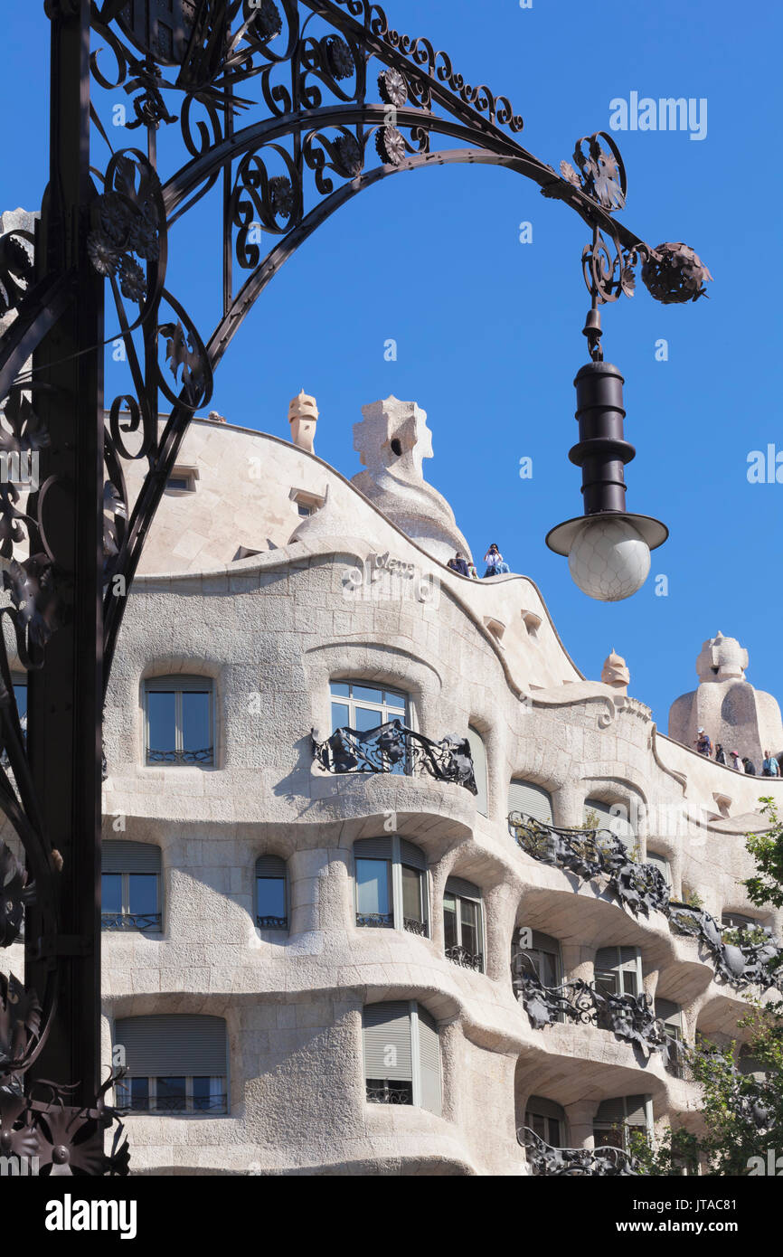 Casa Mila (La Pedrera), architect Antonio Gaudi, Modernisme, UNESCO, Eixample, Barcelona, Catalonia, Spain, Europe Stock Photo