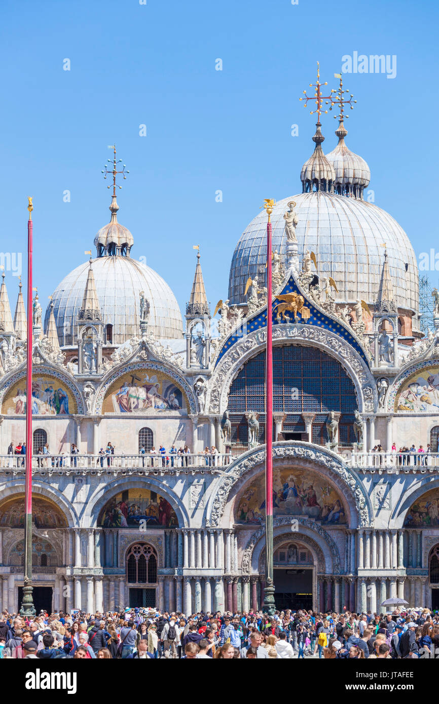 Piazza San Marco (St. Marks Square) with many tourists in front of the Basilica di San Marco, Venice, UNESCO, Veneto, Italy Stock Photo