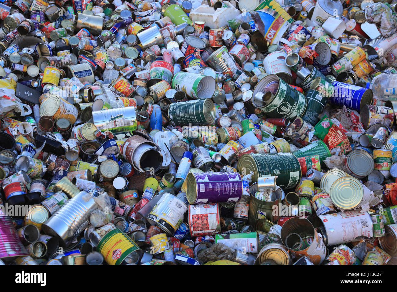 Waste industry, stock to the recycling, drinks cans, tin plate, Abfallwirtschaft, Lager zum Recycling, Getraenkedosen, Weissblech Stock Photo