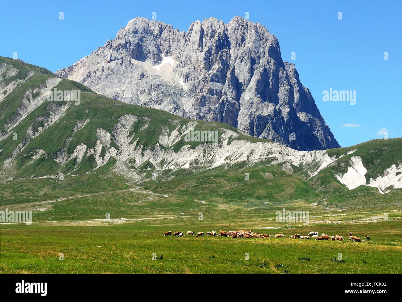 Corno Grande, highest height of the mountain massif Gran Sasso d`Italia in  the italian Region of the Abruzzi.In the foreground the high plateau Campo  Imperatore. | usage worldwide Stock Photo - Alamy