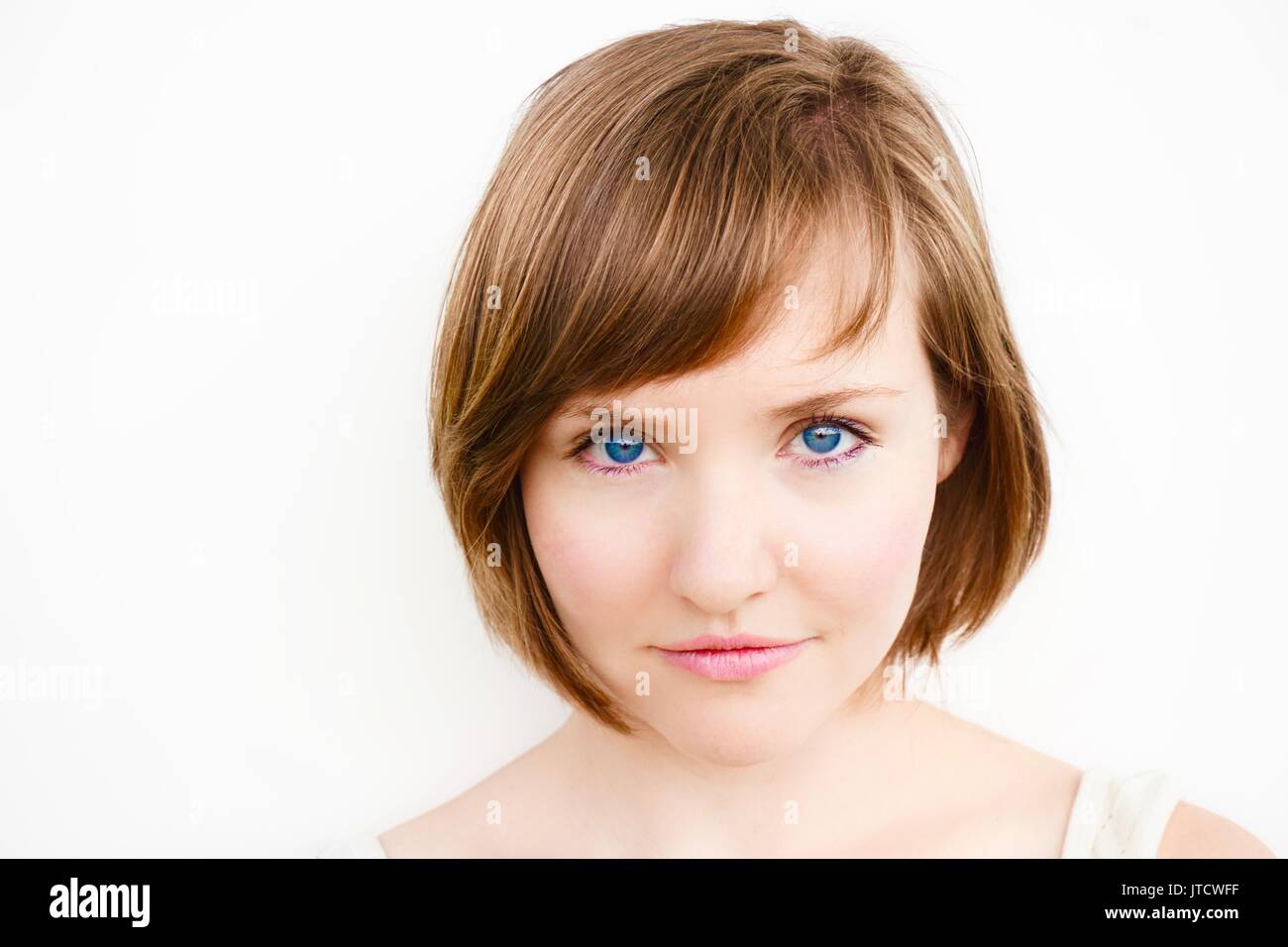 Blue eyes close up woman hi-res stock photography and images - Alamy