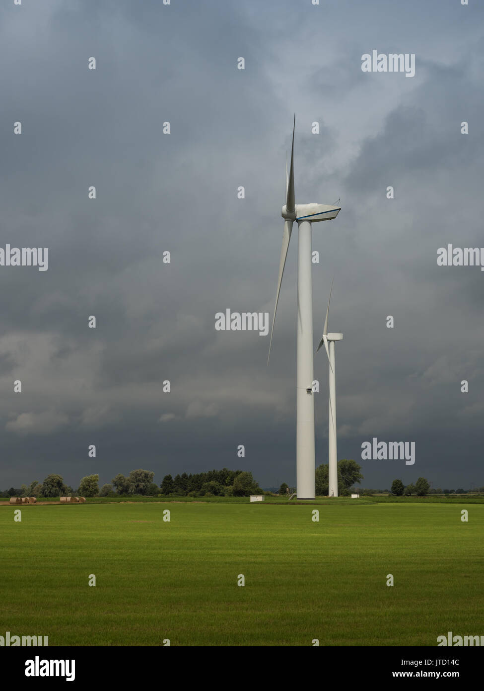 Sunrays sunbeams stormy sky hi-res stock photography and images - Alamy