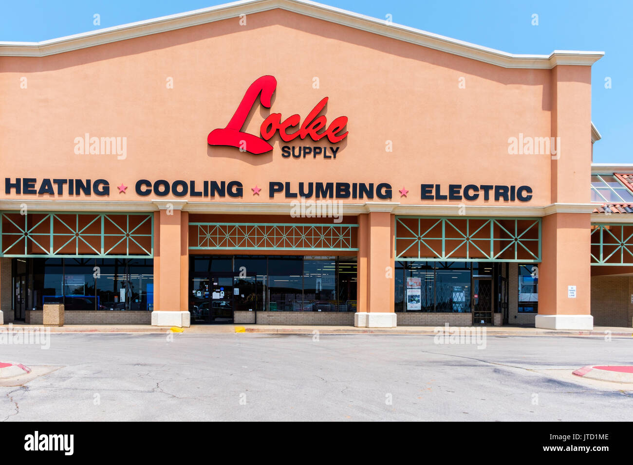 Locke Supply, a store supplying parts for heating, cooling, plumbing and electrical needs. In a strip mall in Oklahoma City, Oklahoma, USA. Stock Photo
