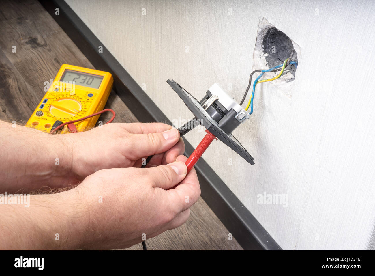 Electricity meter installation hires stock photography and images Alamy