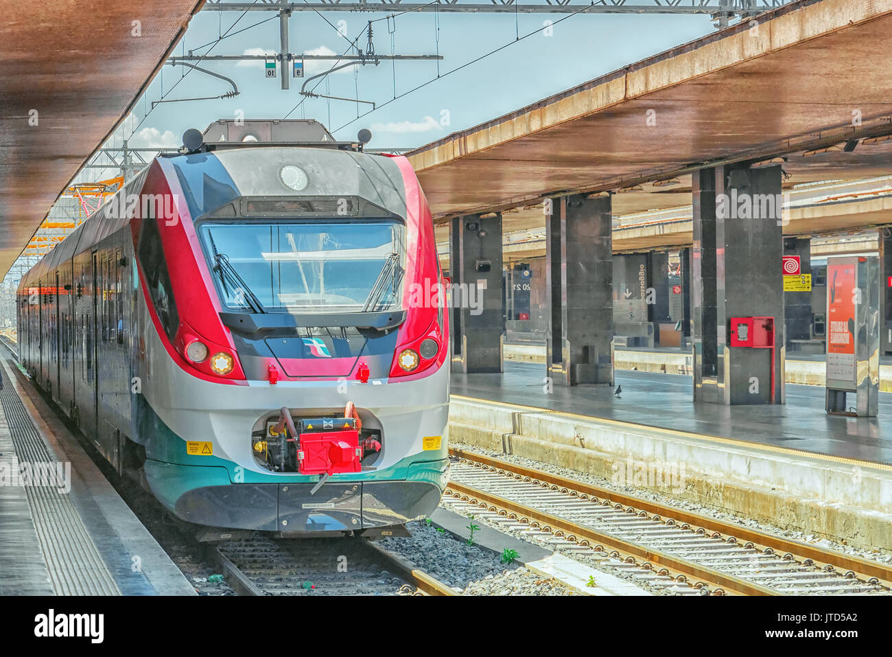 Stazione termini roma hi-res stock photography and images - Alamy