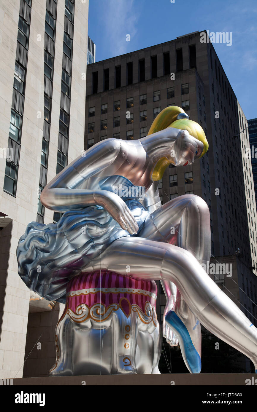 Jeff Koons 'Seated Ballerina' on Rockefeller Plaza - New York - USA Stock  Photo - Alamy