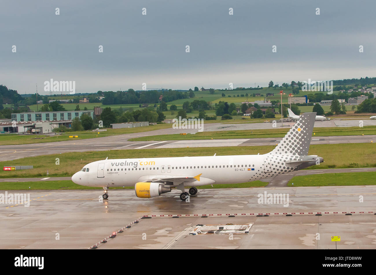 Vueling Airbus A320-216 EC-KLT Stock Photo