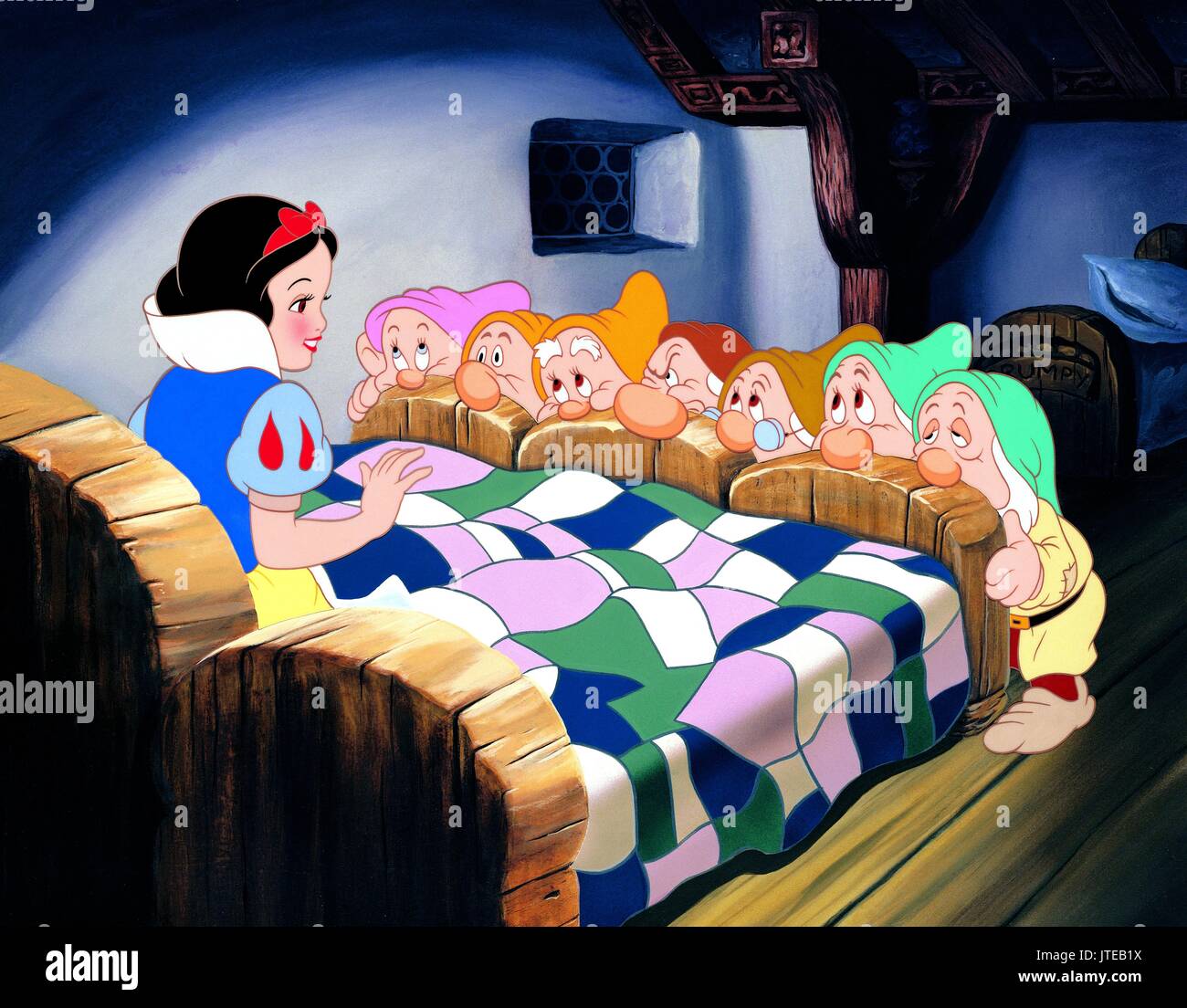 Snow white and the seven dwarfs hi-res stock photography and images - Alamy