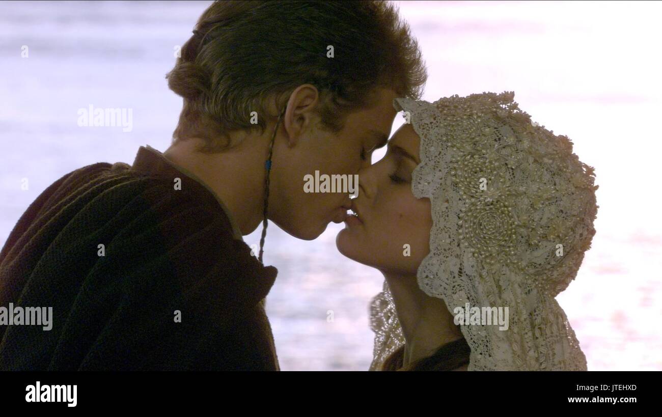 Hayden Christensen Natalie Portman Star Wars Episode Ii Attack Of The Clones 2002 Stock Photo Alamy