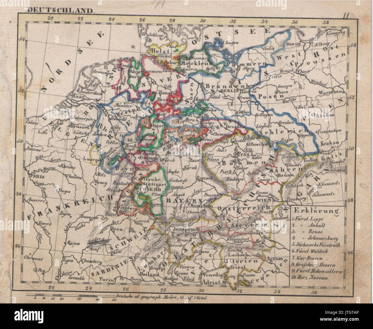 Vintage globe atlas hi-res stock photography and images - Alamy