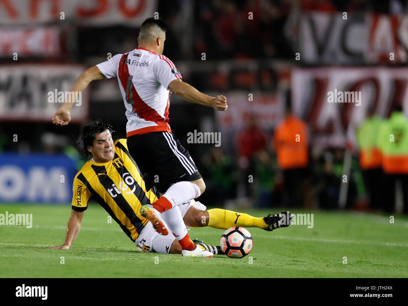River Plate S Jorge Moreira R In Action Against Guarani S Fidencio Oviedo L During The Soccer Match Of The Copa Libertadores Between River Plate And Guarani In The Monumental Stadium Of Buenos Aires River Plate S Jorge Moreira R In Action Against Guarani S Fidencio Oviedo L During The Soccer Match Of The Copa Libertadores Between River Plate And Guarani In The Monumental Stadium Of Buenos Aires