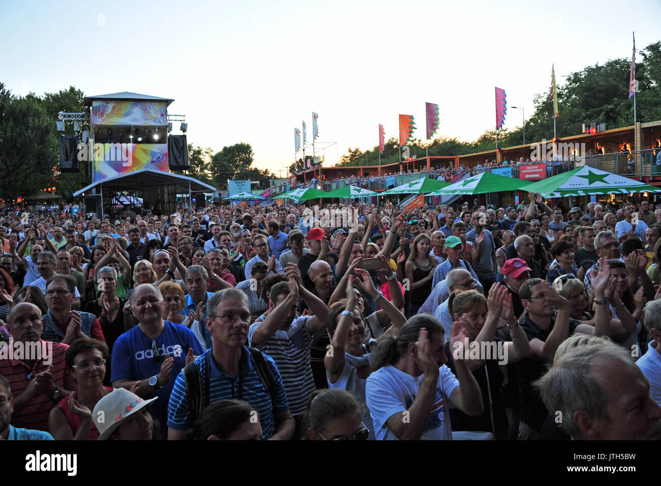 Budapest, Hungary. 8th Aug, 2017. Crowds watch musicians perform at the Wings of Freedom concert at the Sziget Festival in Budapest, Hungary, 8 August 2017. The Sziget Festival, originally known as Eurowoodstock, was held for the first time 25 years ago. Photo: Ursula Düren/dpa/Alamy Live News Stock Photo