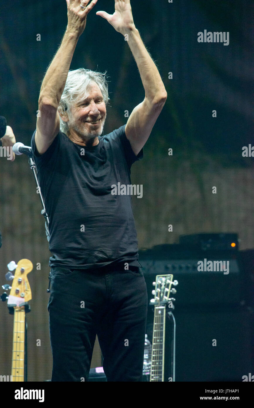 Philadelphia, USA. 8th August, 2017. Roger Waters performs in Philadelphia on his Us+Them tour on August 8, 2017 Credit: Kelleher Photography/Alamy Live News Stock Photo