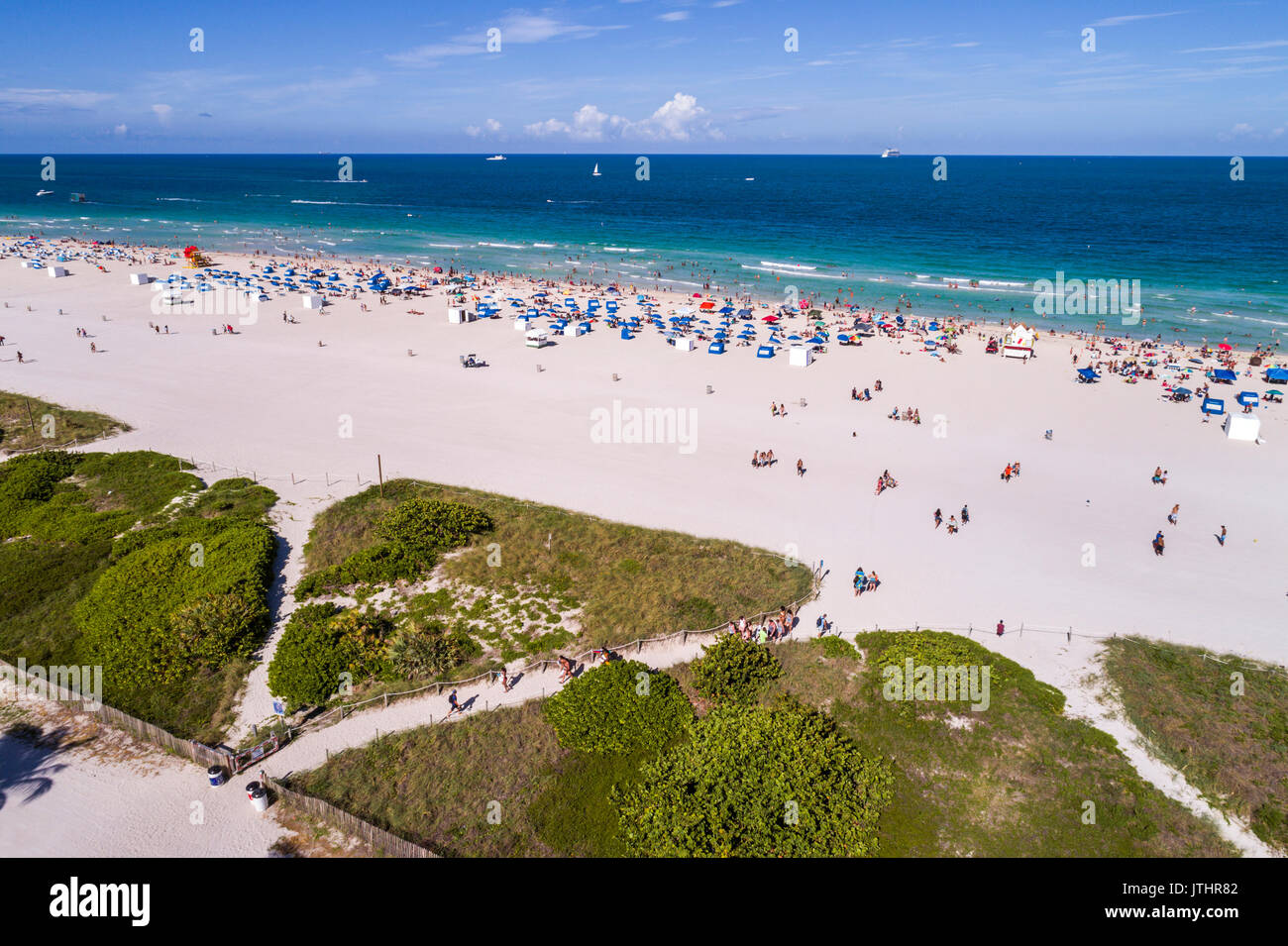 Miami Beach Florida,aerial overhead from above view,above,from above view,Atlantic Ocean,sand,sunbathers,FL17080601d Stock Photo