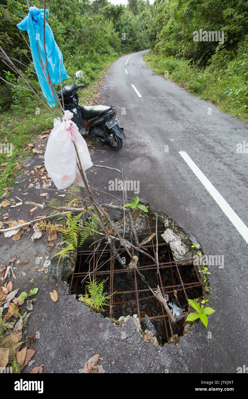 Pothole road hires stock photography and images Alamy