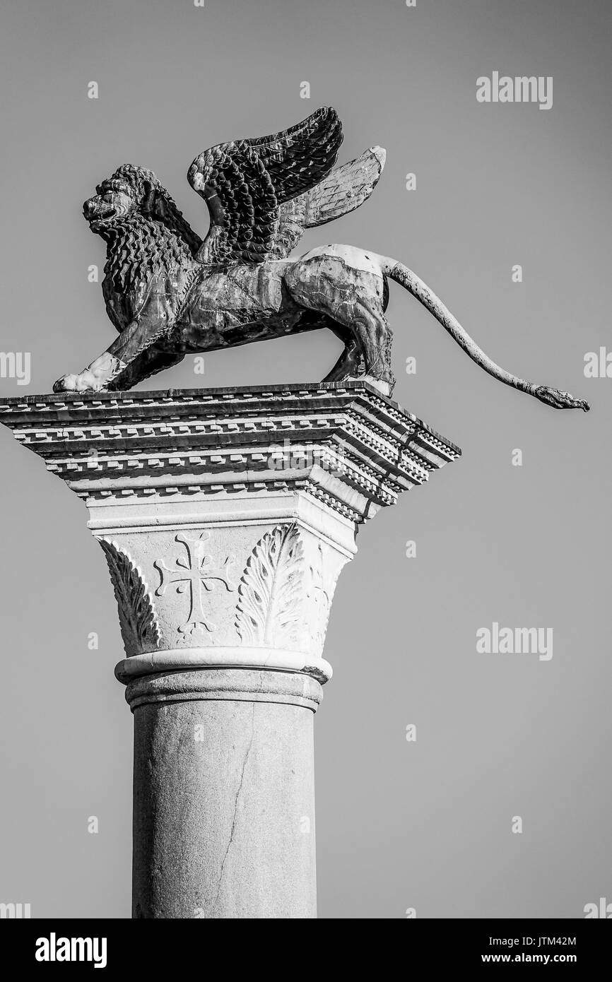 Famous statues Black and White Stock Photos & Images - Alamy