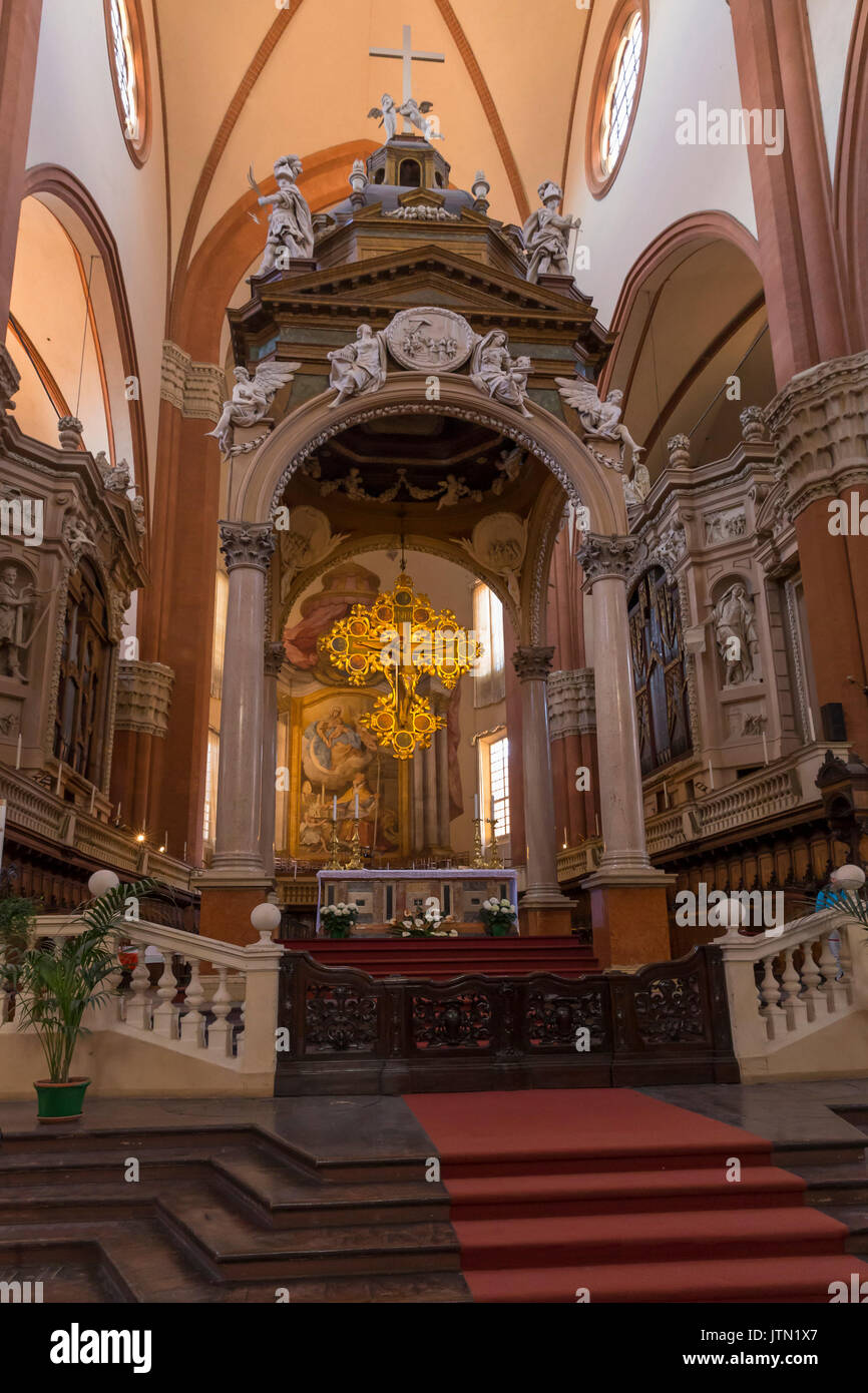 The nave, with ciborium by Vignola, Basilica of San Petronio, Bologna, Emilia-Romagna region, Italy Stock Photo