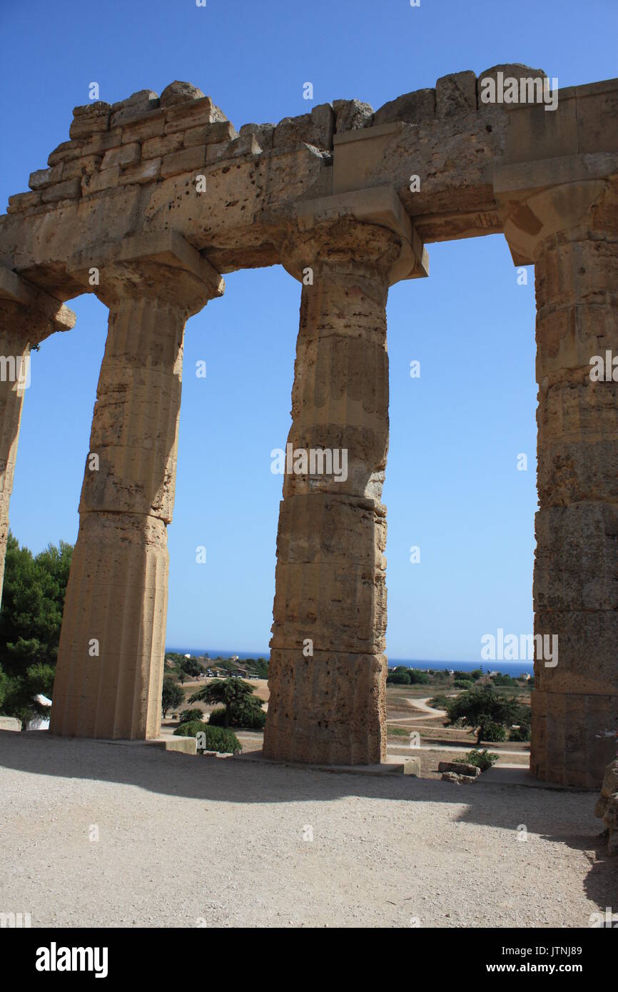 Greek temple in Selinunte Stock Photo - Alamy