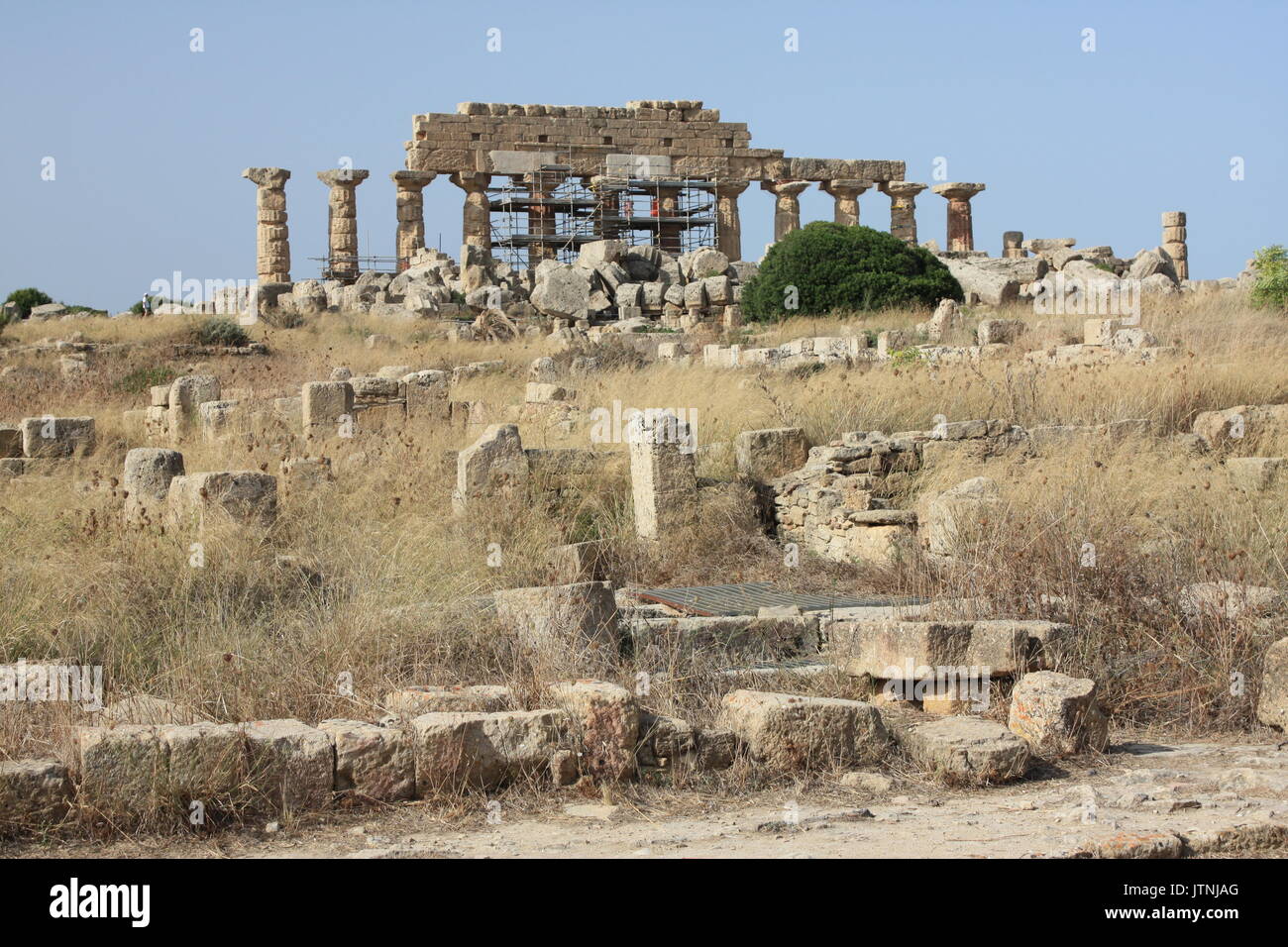 Greek temple in Selinunte Stock Photo - Alamy