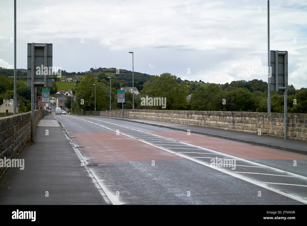 bridge land border between northern ireland and the republic of ireland in belcoo - blacklion Stock Photo