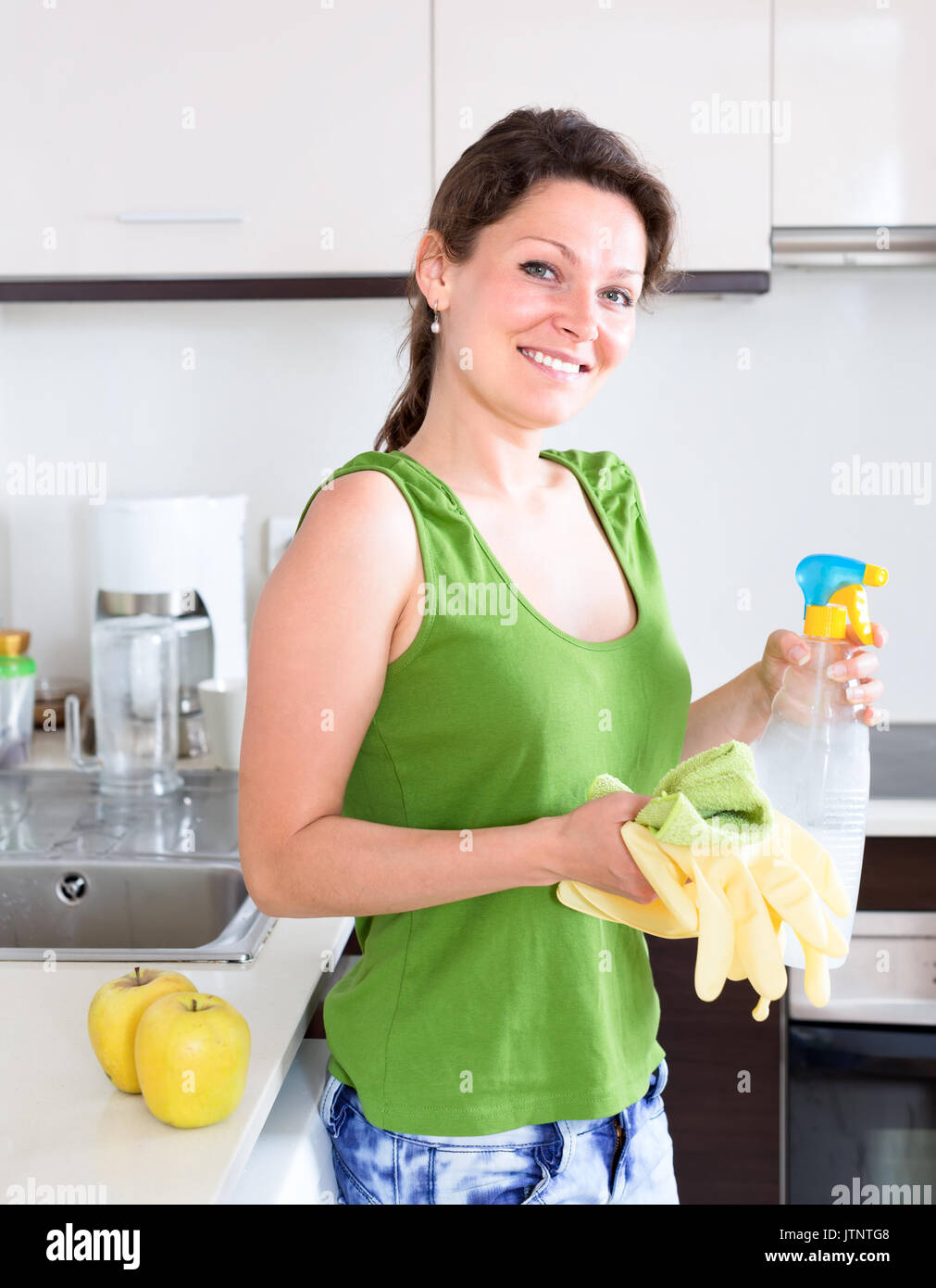 Cleaning compound hires stock photography and images Alamy