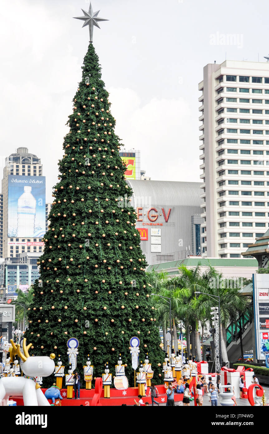 Christmas Tree Lighting by Central Phuket & Louis Vuitton