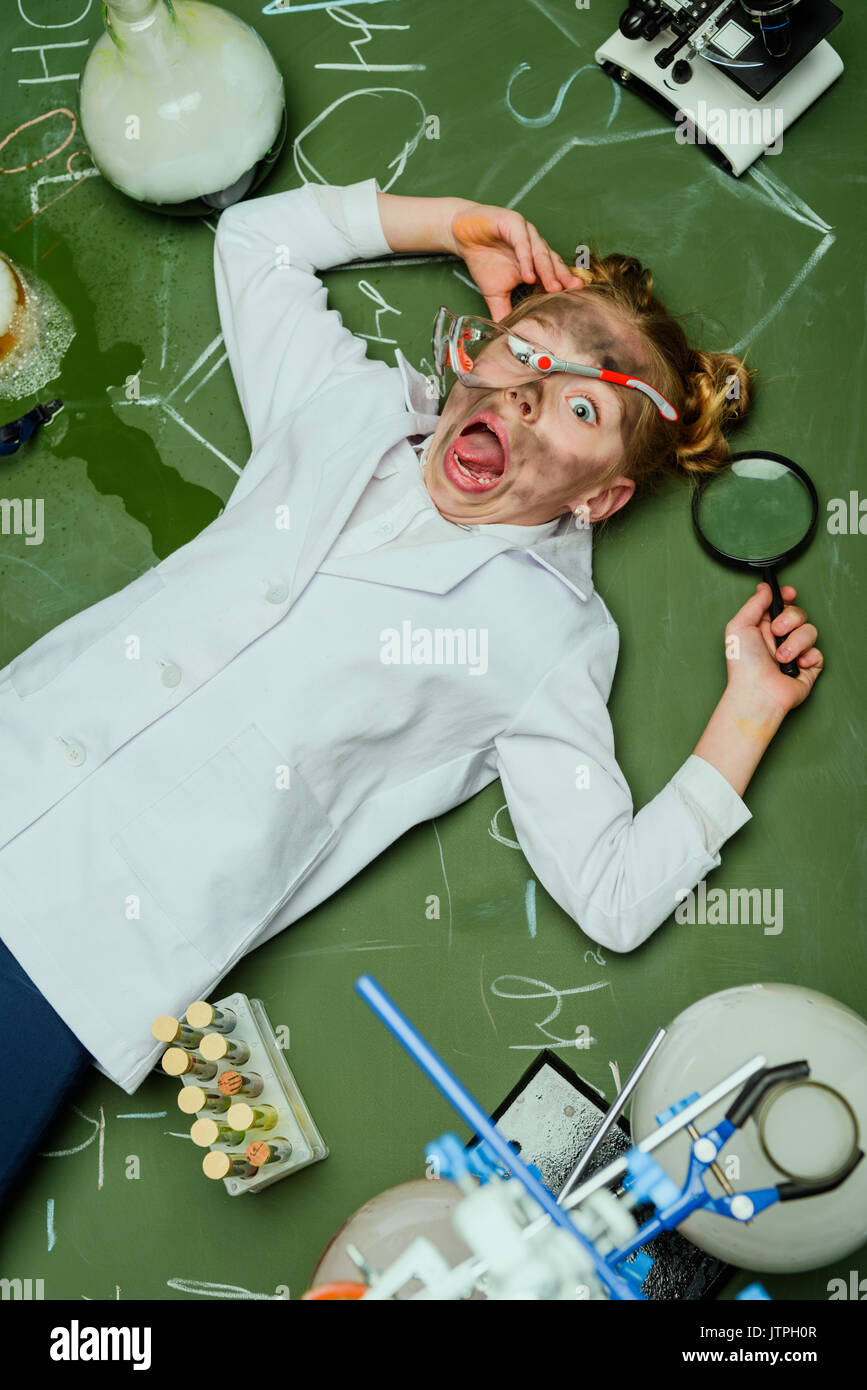 Girl in lab coat hi-res stock photography and images - Alamy
