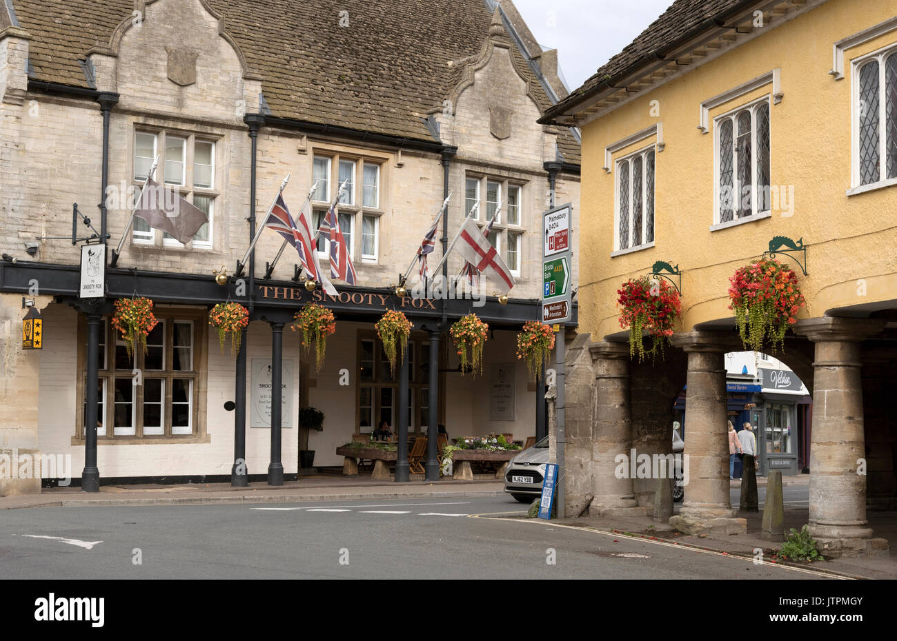 The Snooty Fox hotel and Market House in Tetbury town centre. Tetbury a