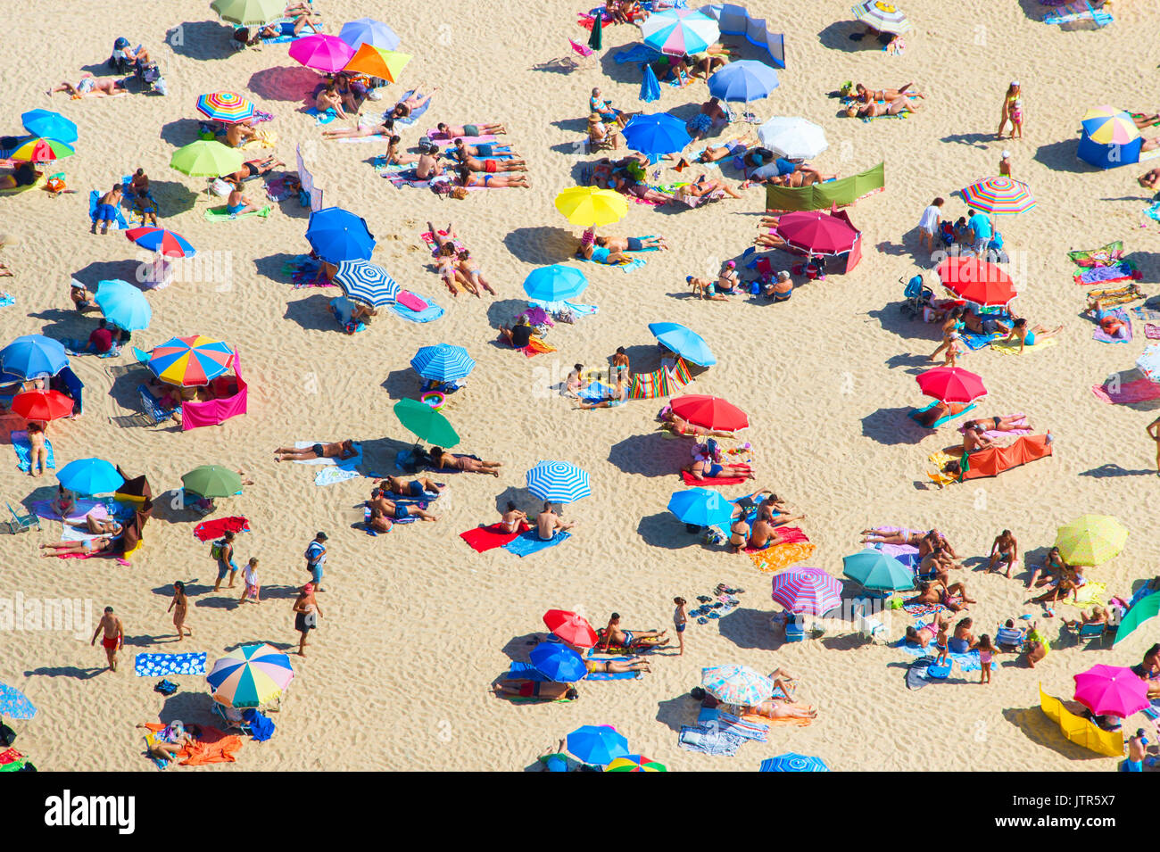 Beach aerial crowd hi-res stock photography and images - Alamy