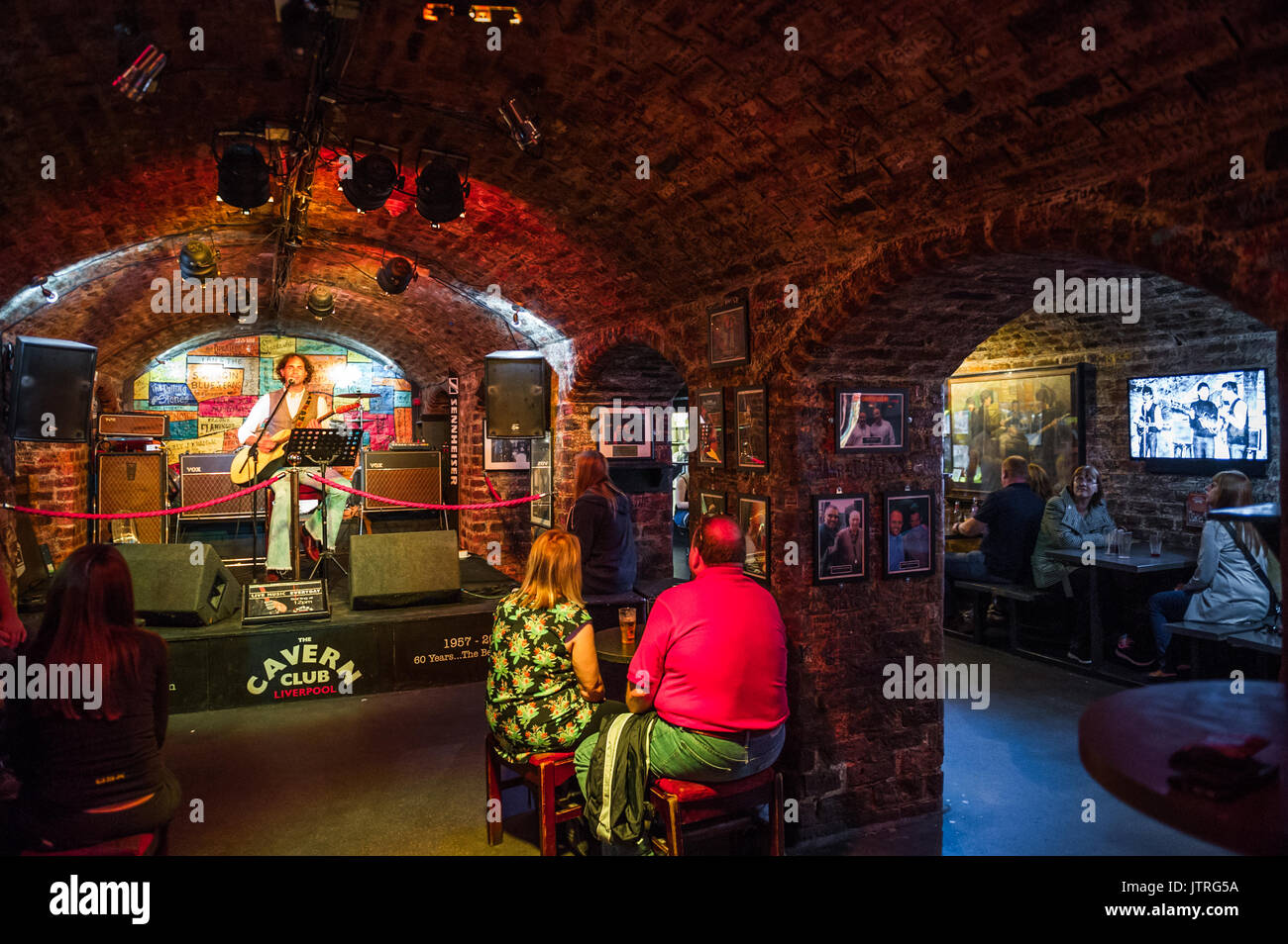 Cavern club liverpool singer at the cavern club liverpool hi-res stock
