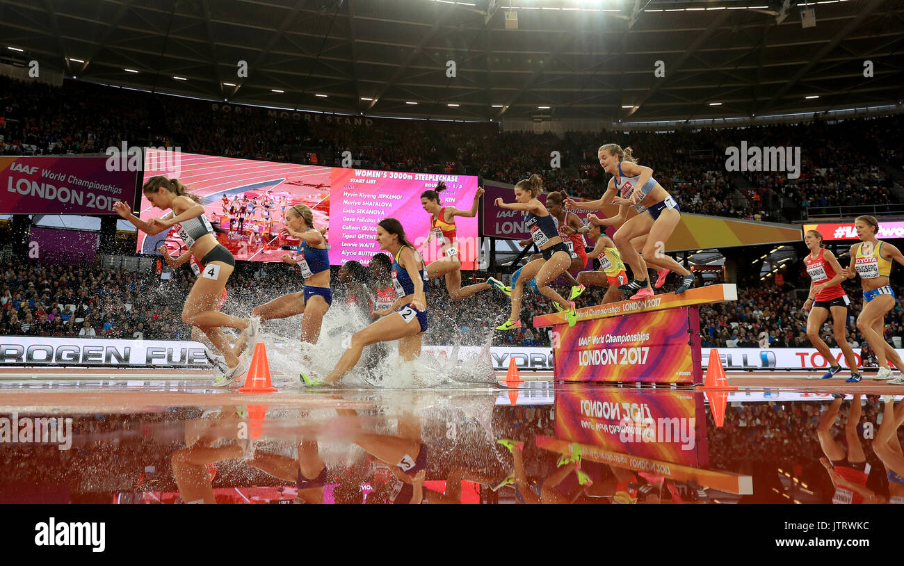 Competitors in the Women's 3000m steeplechase during day six of the 2017 IAAF World Championships at the London Stadium. PRESS ASSOCIATION Photo. Picture date: Wednesday August 9, 2017. See PA story ATHLETICS World. Photo credit should read: Adam Davy/PA Wire. Stock Photo
