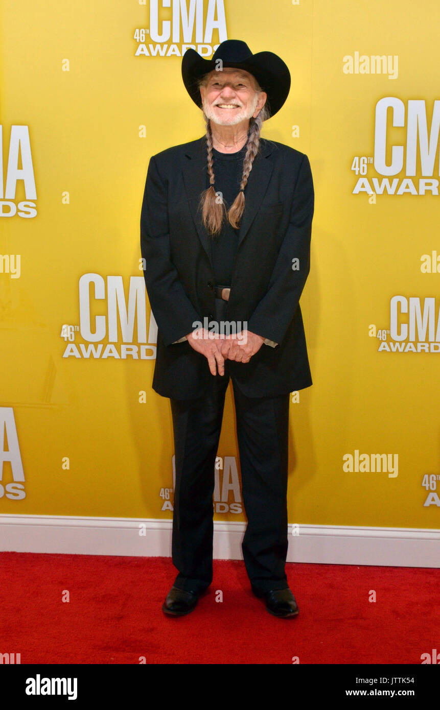 Bob Dylan, Willie Nelson, Wilco, Storm Jones Beach at Outlaw Festival, image size:861x1390