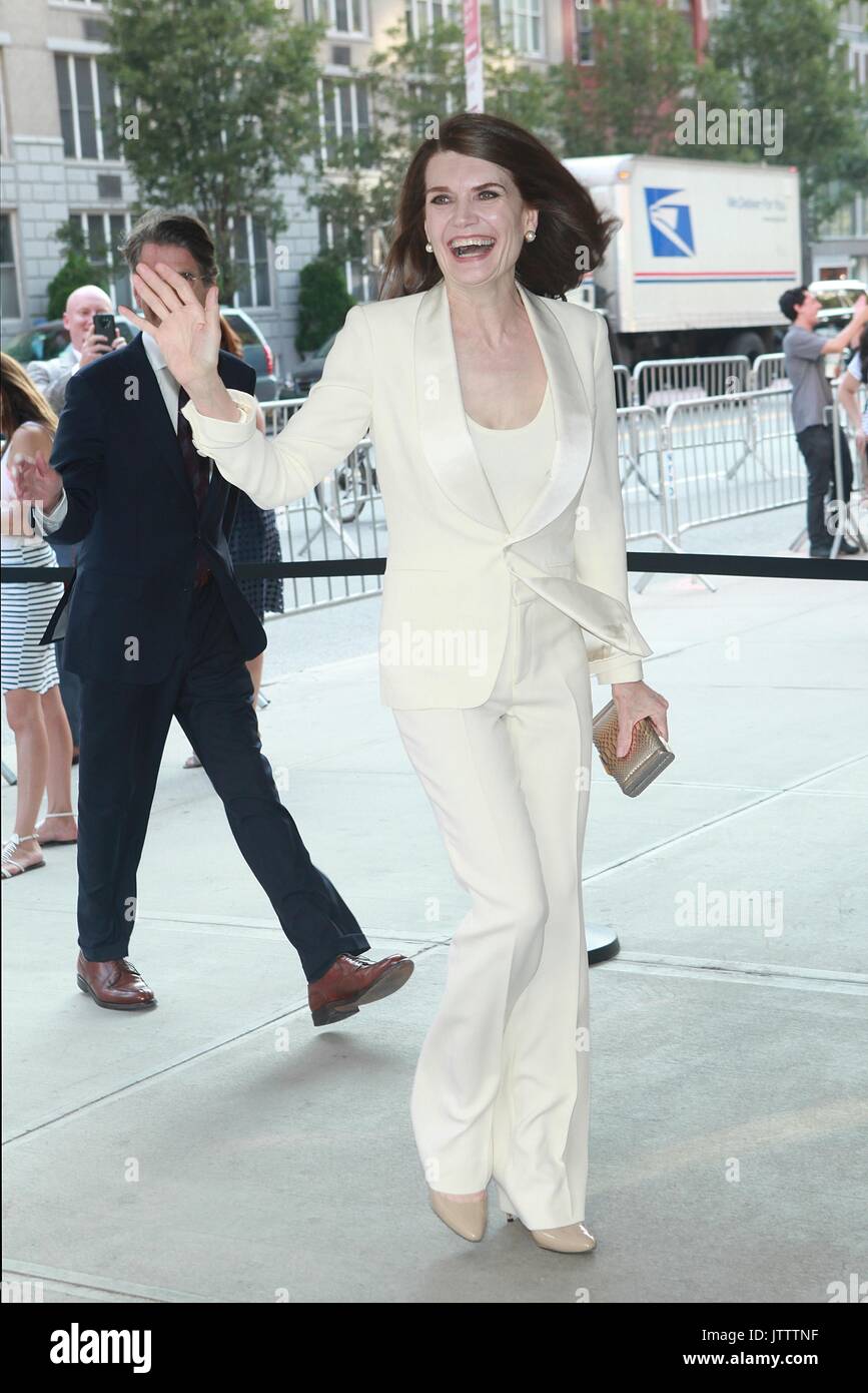 New York, NY, USA. 9th Aug, 2017. Jeannette Walls at The Glass Castle